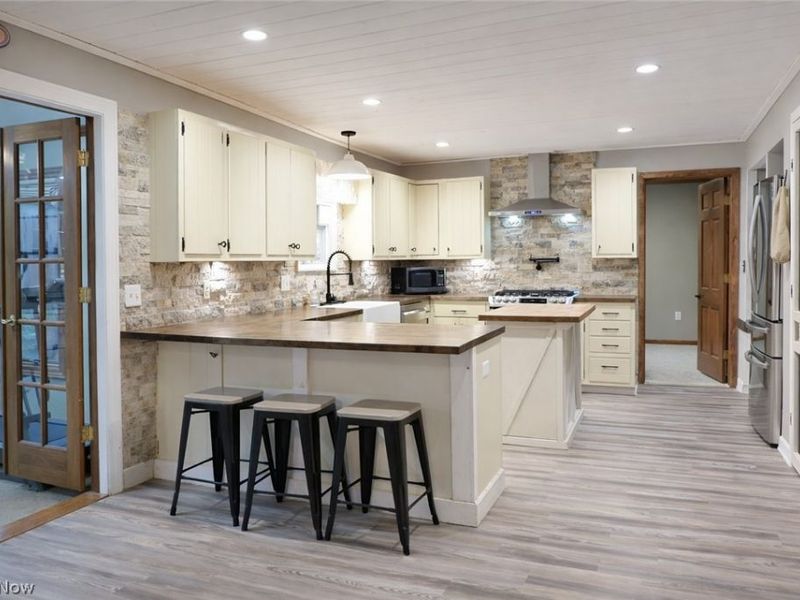 5802 Russia Road, South Amherst, OH 44001 Photo 3