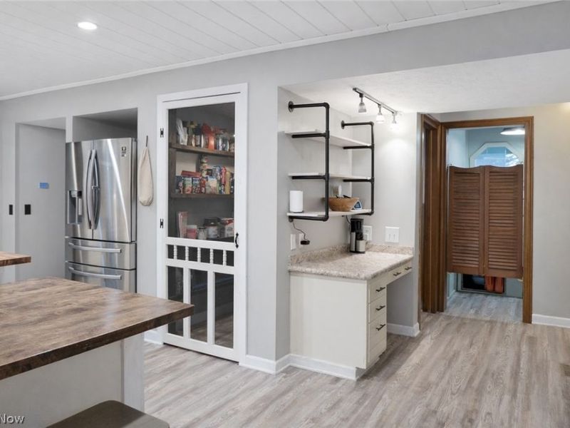 5802 Russia Road, South Amherst, OH 44001 Photo 5