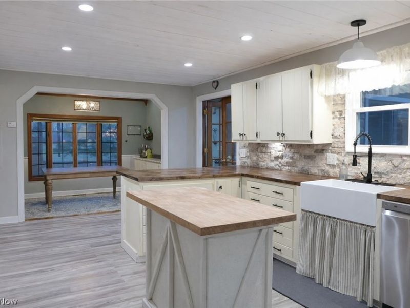 5802 Russia Road, South Amherst, OH 44001 Photo 6