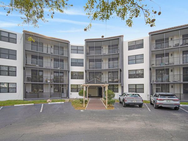 3900 N Hills Drive, Unit 412, Hollywood, FL 33021