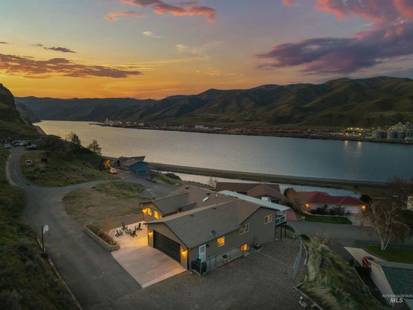 1977 Golfview Dr., Clarkston, WA 99403