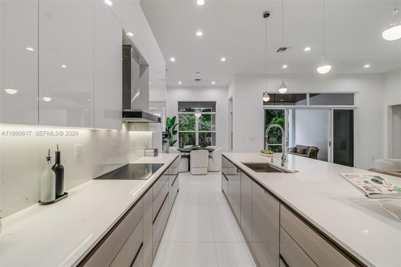 11412 NE 8th Ave , Biscayne Park, FL 33161 Photo