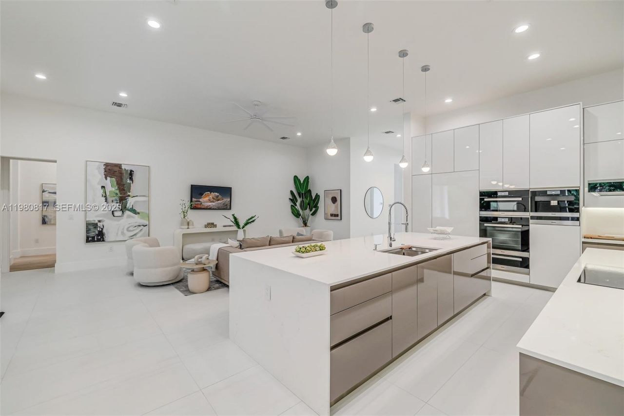 11412 NE 8th Ave , Biscayne Park, FL 33161 Photo