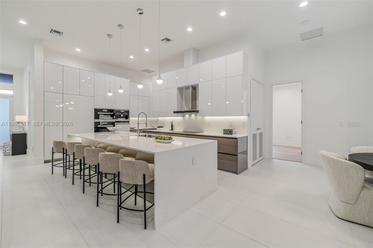 11412 NE 8th Ave , Biscayne Park, FL 33161 Photo