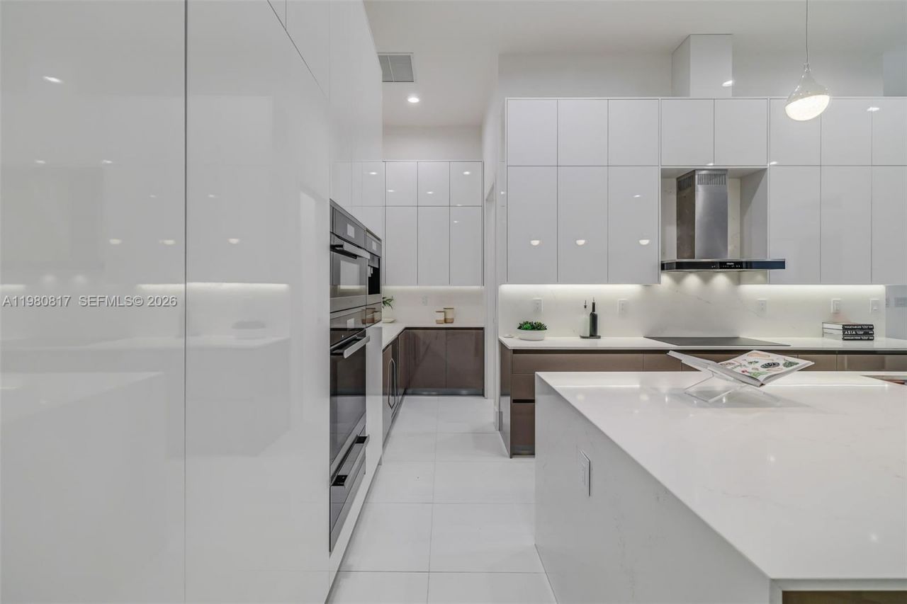 11412 NE 8th Ave , Biscayne Park, FL 33161 Photo