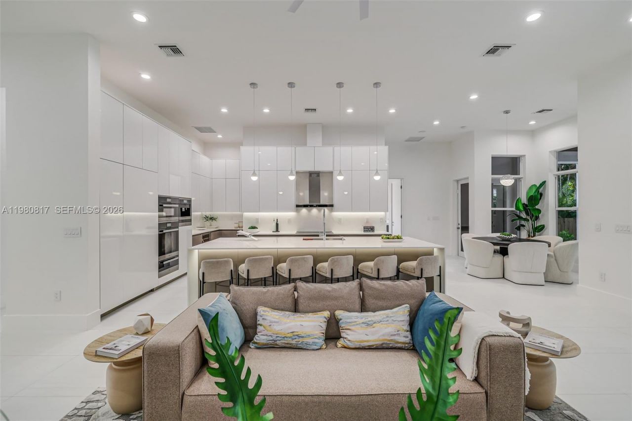 11412 NE 8th Ave , Biscayne Park, FL 33161 Photo