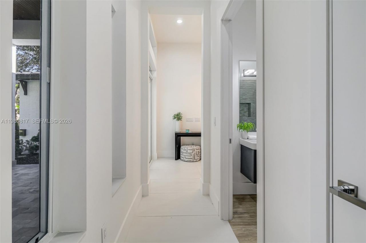 11412 NE 8th Ave , Biscayne Park, FL 33161 Photo