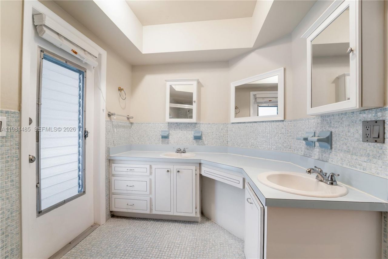 7970 SW 146th St, Palmetto Bay, FL 33158 Photo