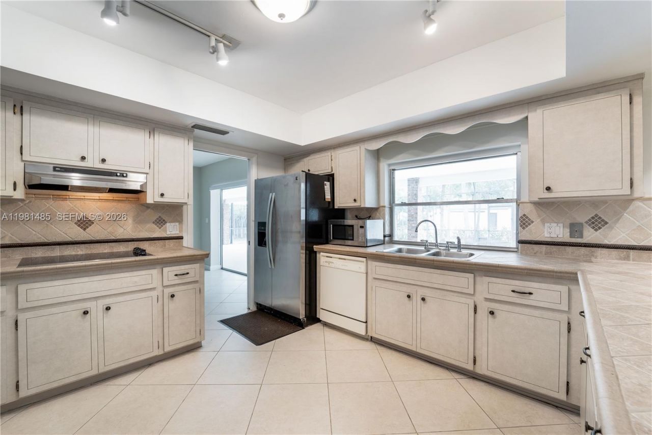 7970 SW 146th St, Palmetto Bay, FL 33158 Photo