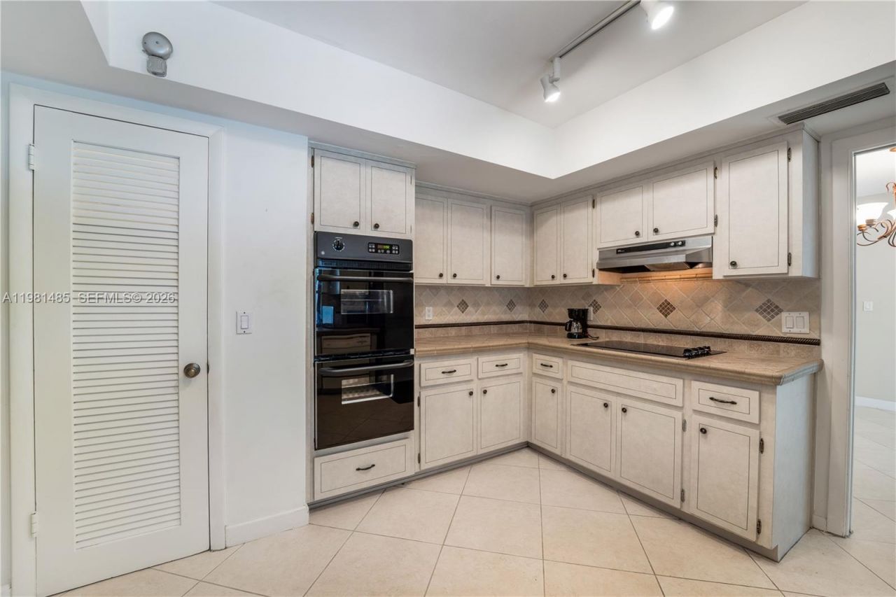 7970 SW 146th St, Palmetto Bay, FL 33158 Photo