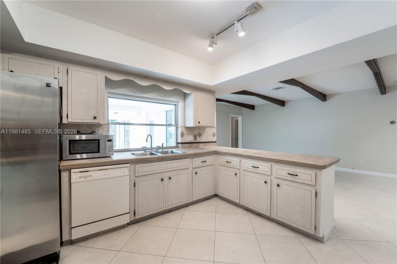 7970 SW 146th St, Palmetto Bay, FL 33158 Photo