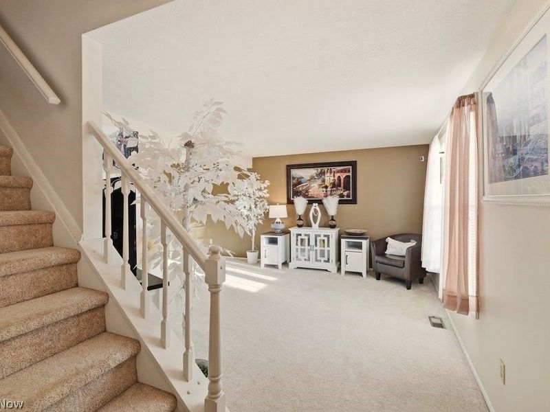 5518 Pond Court, Stow, OH 44224 Photo 2