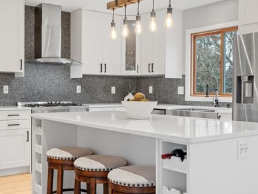 997 Carlton Drive, Shoreview, MN 55126