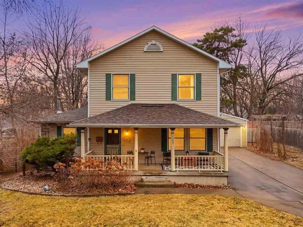 1221 Keokuk St, Iowa City, IA 52240