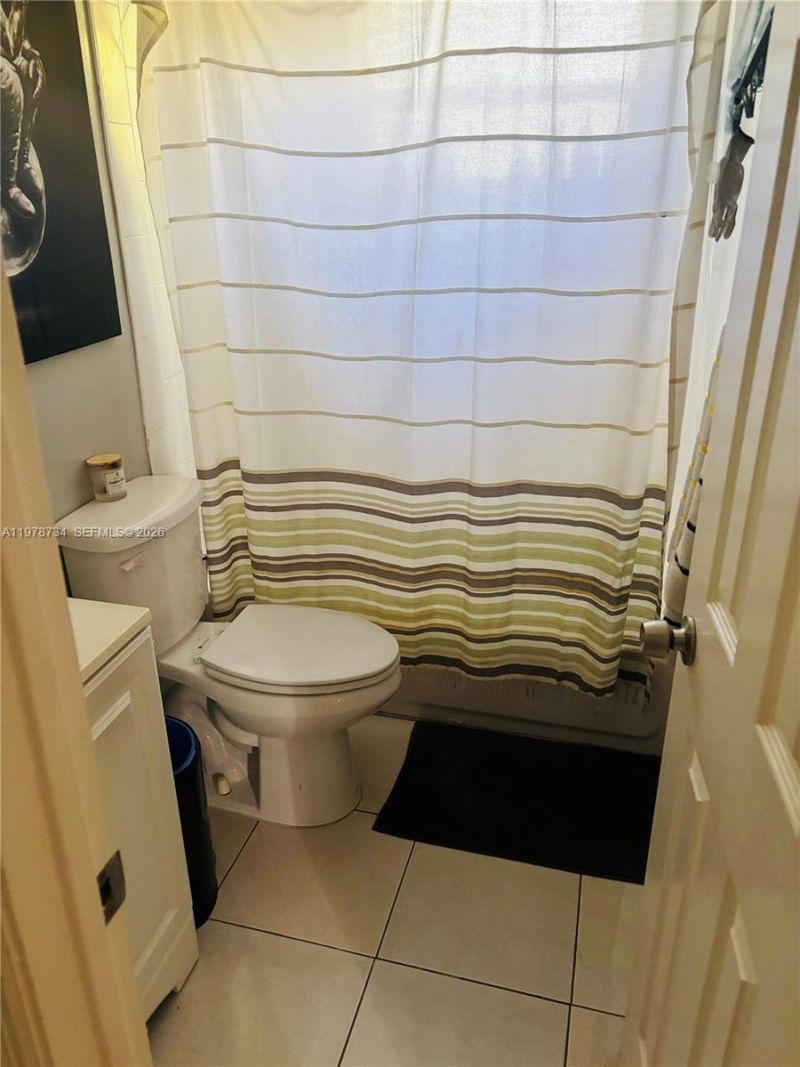 355 NW 32nd St, Oakland Park, FL 33309 Photo