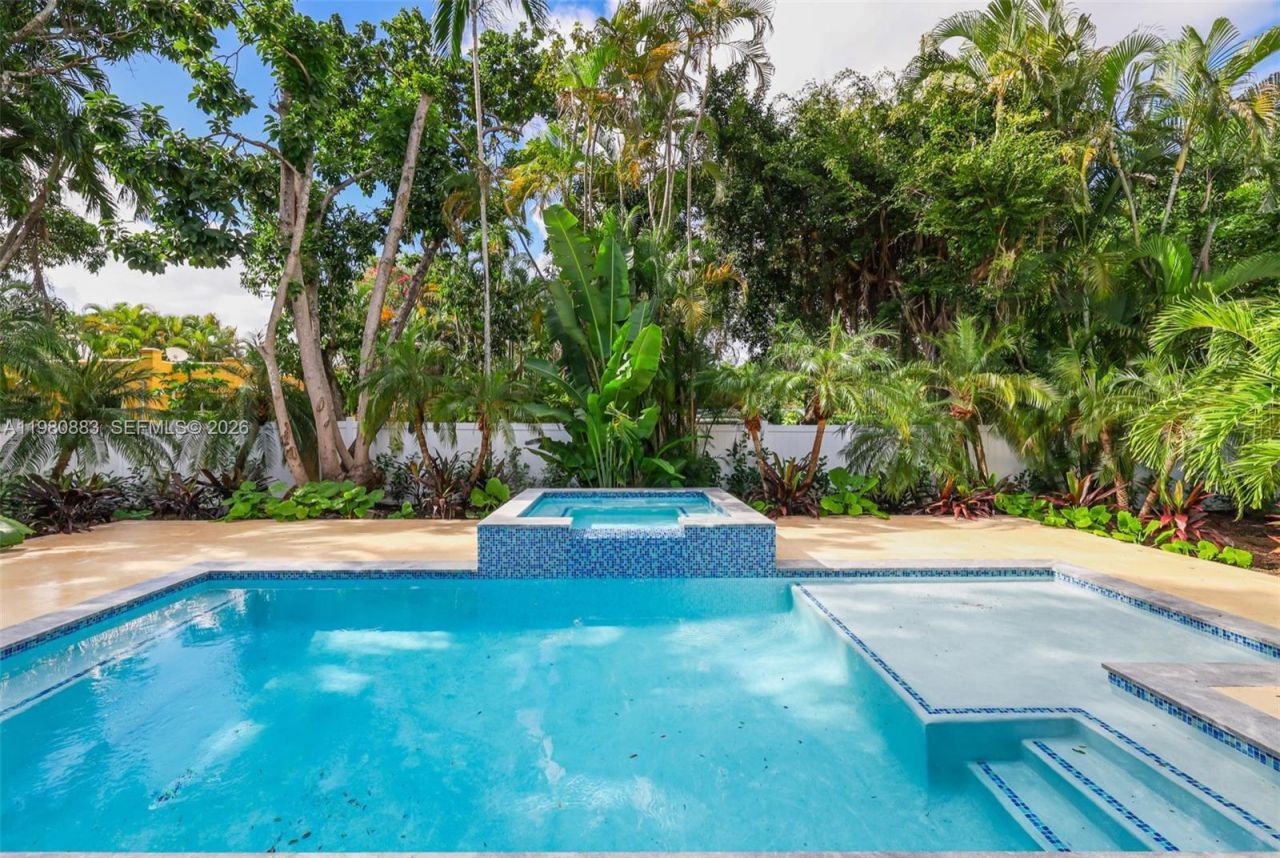 11780 NE 8th Ave, Biscayne Park, FL 33161 Photo