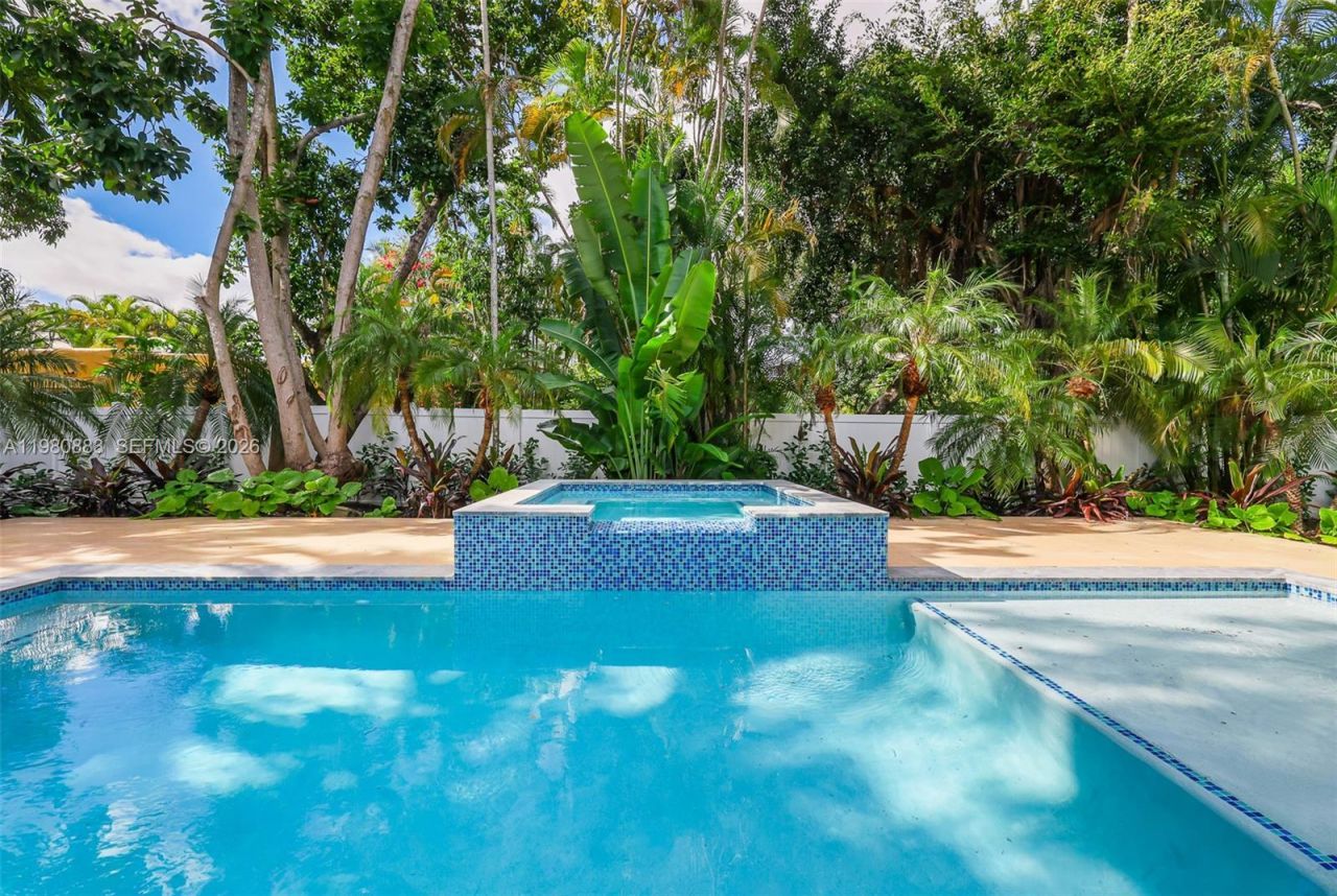 11780 NE 8th Ave, Biscayne Park, FL 33161 Photo