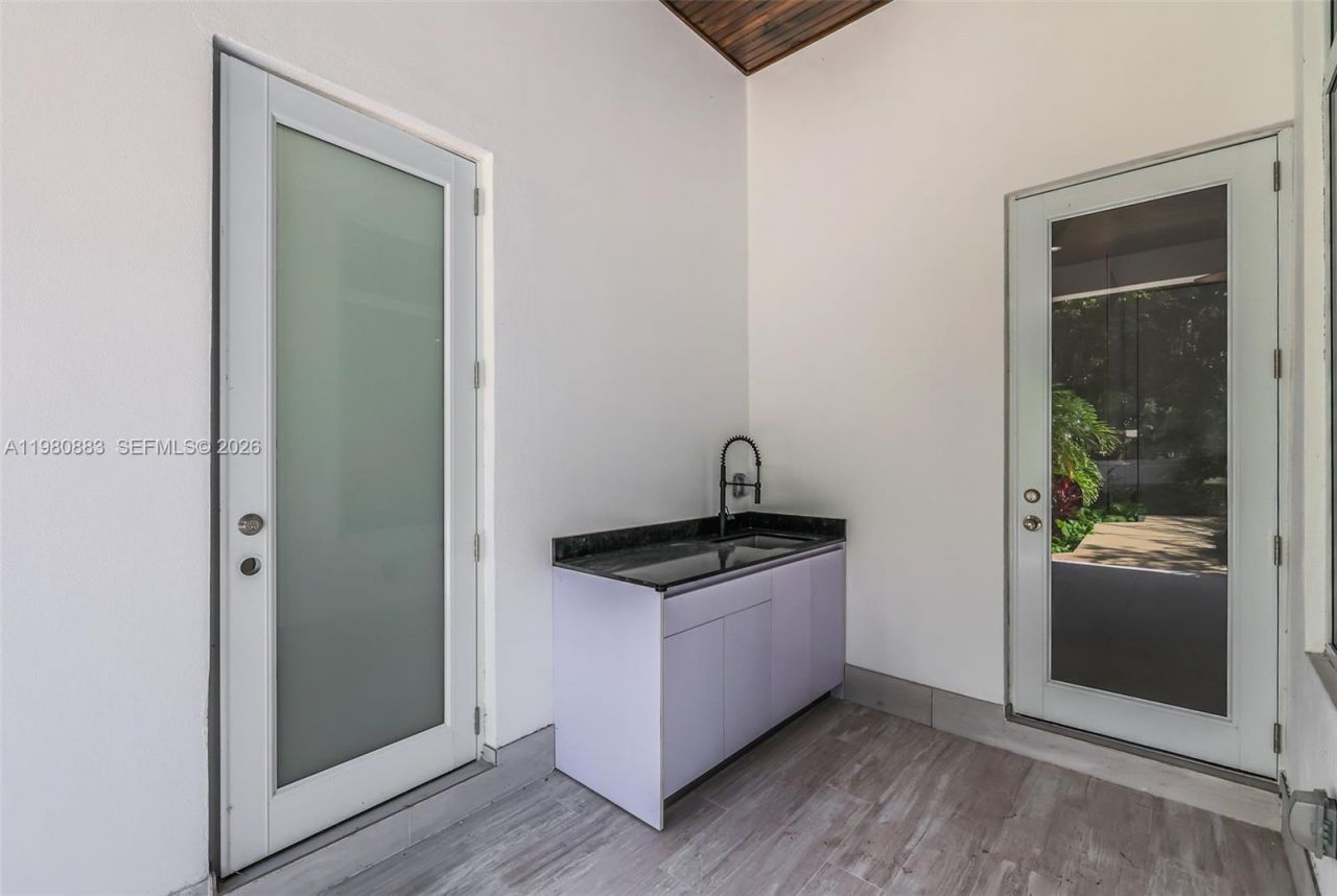 11780 NE 8th Ave , Biscayne Park, FL 33161 Photo