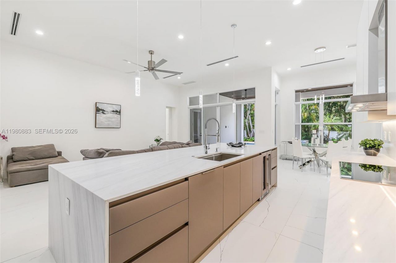 11780 NE 8th Ave, Biscayne Park, FL 33161 Photo