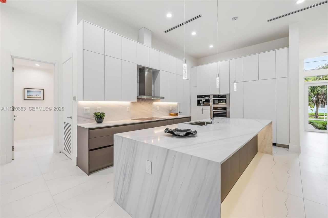 11780 NE 8th Ave , Biscayne Park, FL 33161 Photo