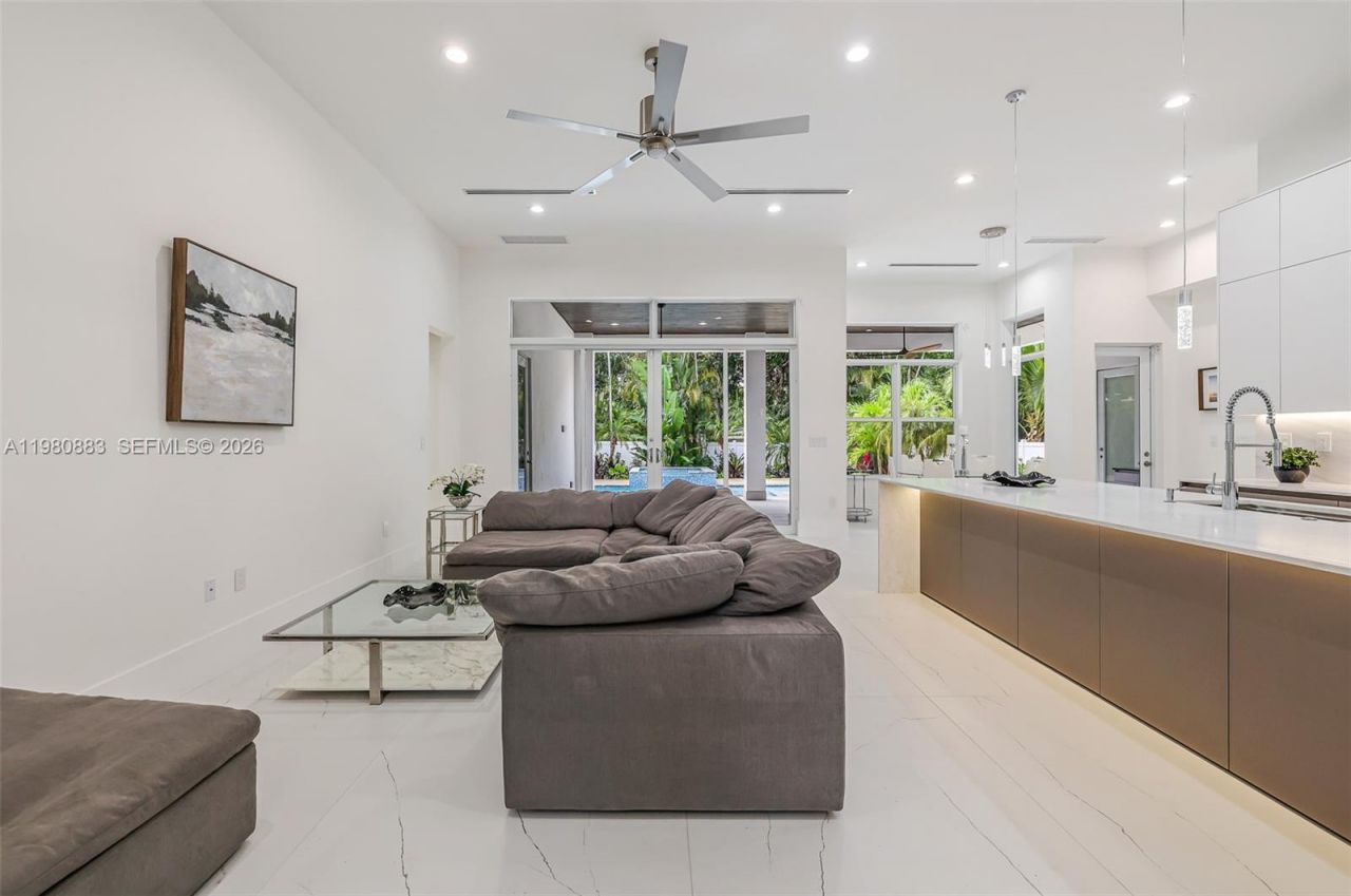 11780 NE 8th Ave , Biscayne Park, FL 33161 Photo