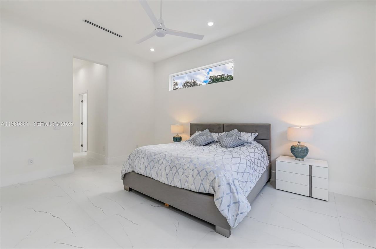 11780 NE 8th Ave , Biscayne Park, FL 33161 Photo