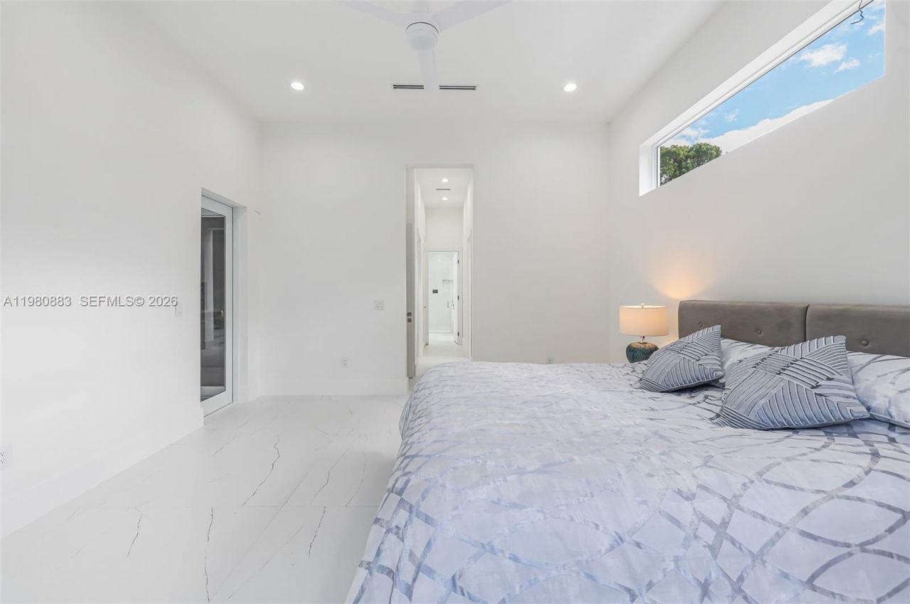 11780 NE 8th Ave, Biscayne Park, FL 33161 Photo