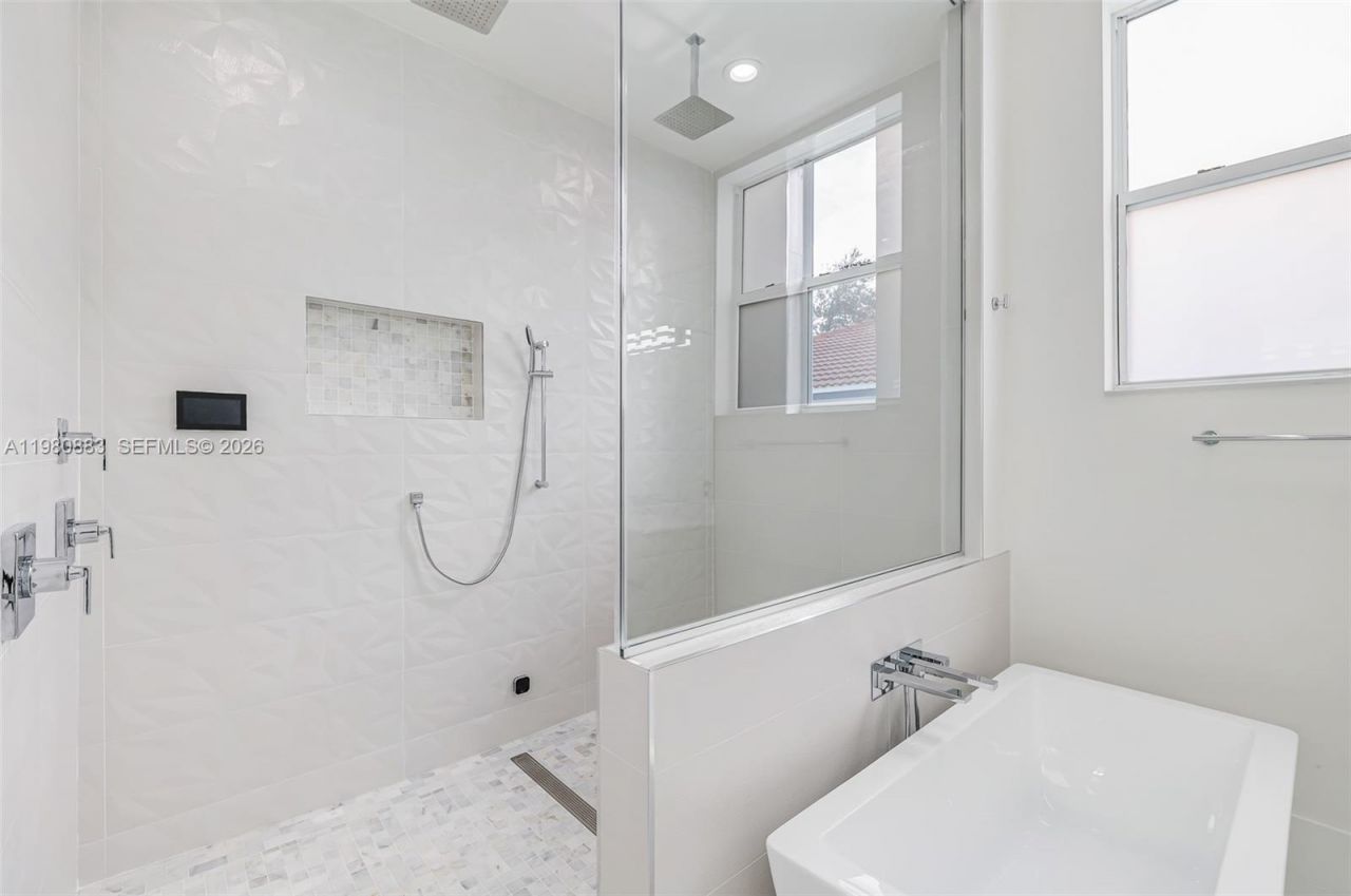 11780 NE 8th Ave, Biscayne Park, FL 33161 Photo