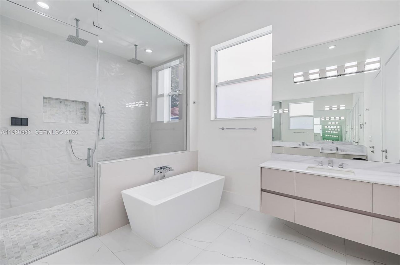 11780 NE 8th Ave , Biscayne Park, FL 33161 Photo