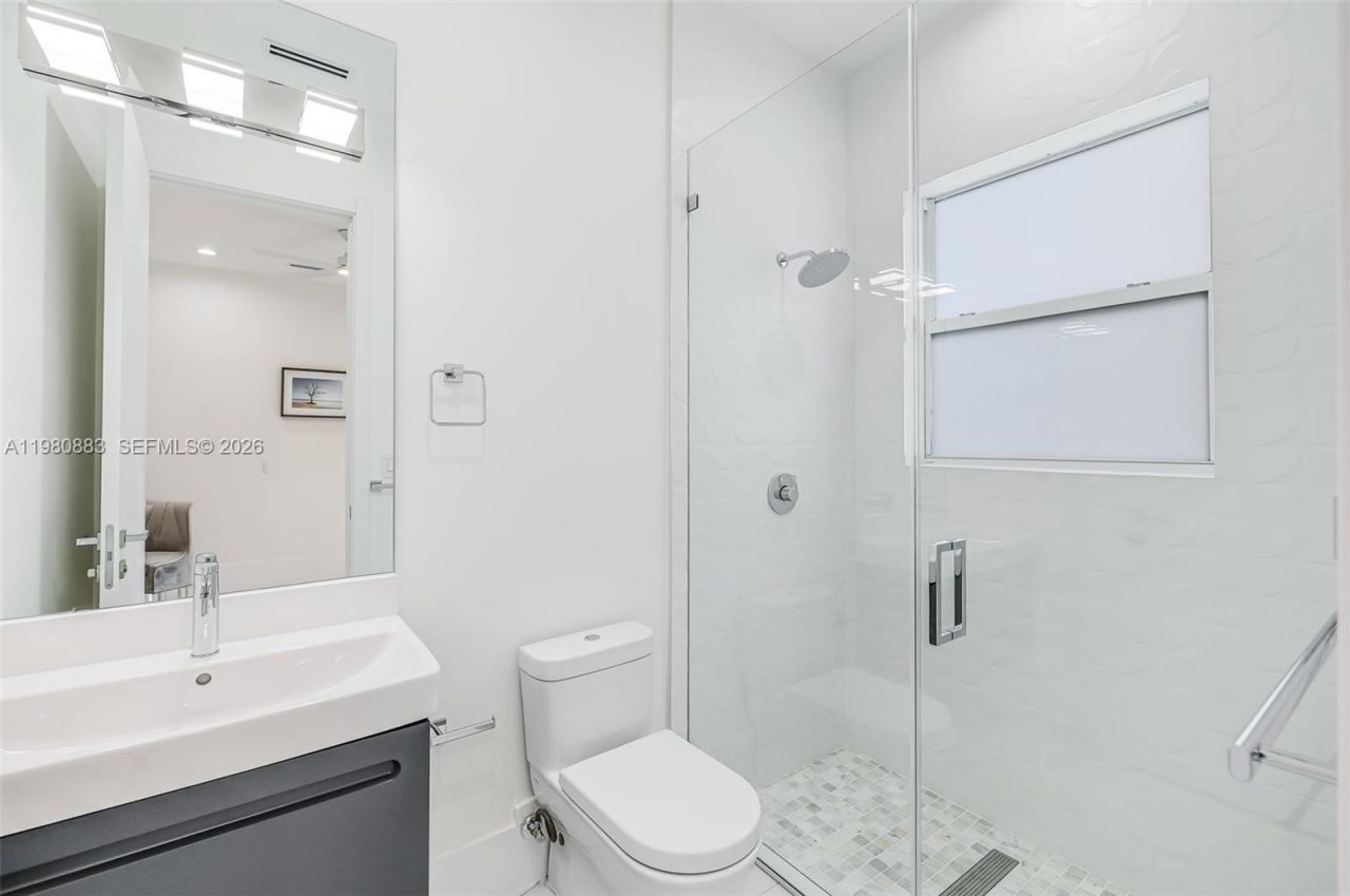 11780 NE 8th Ave, Biscayne Park, FL 33161 Photo