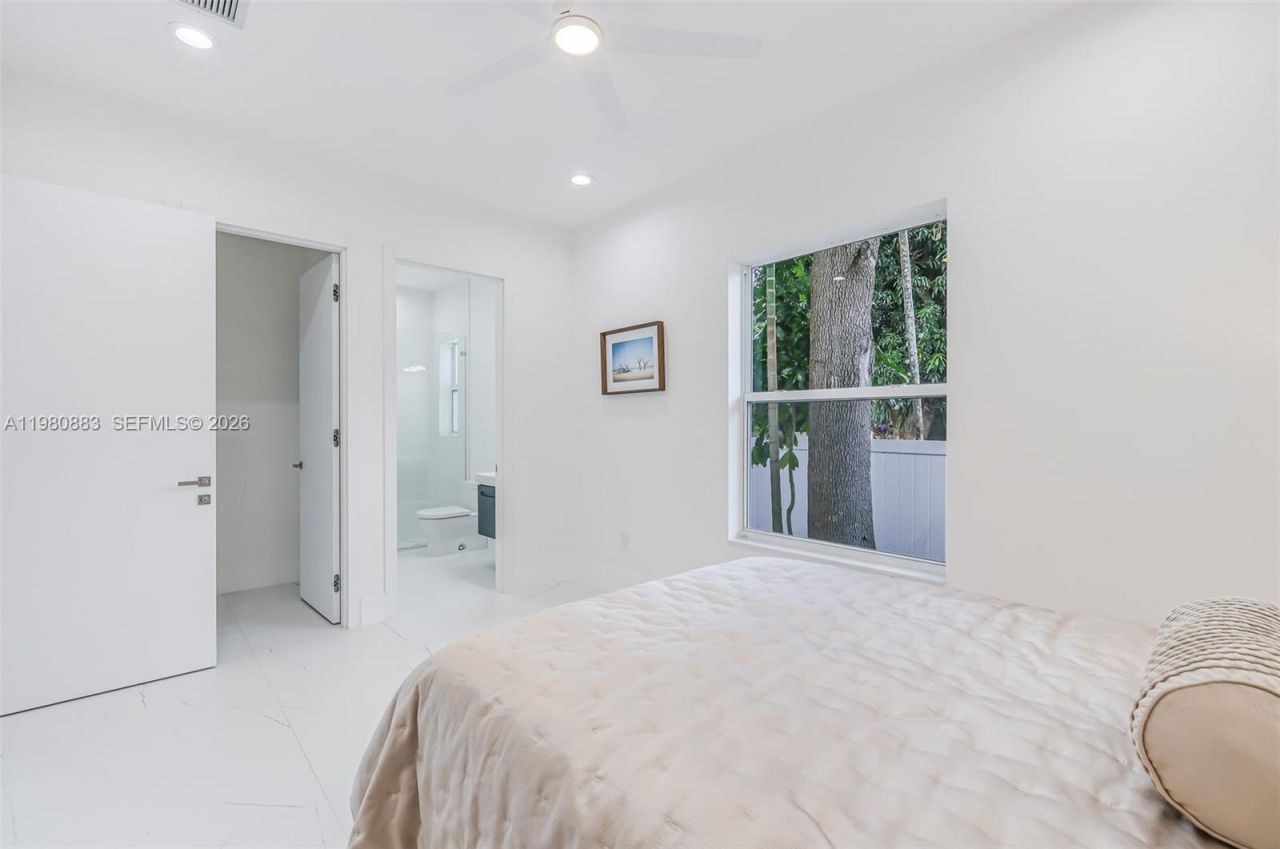 11780 NE 8th Ave, Biscayne Park, FL 33161 Photo