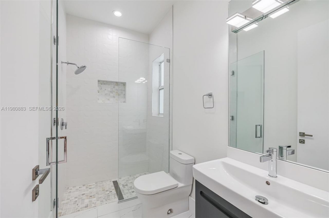 11780 NE 8th Ave , Biscayne Park, FL 33161 Photo