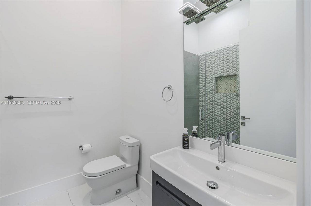 11780 NE 8th Ave , Biscayne Park, FL 33161 Photo