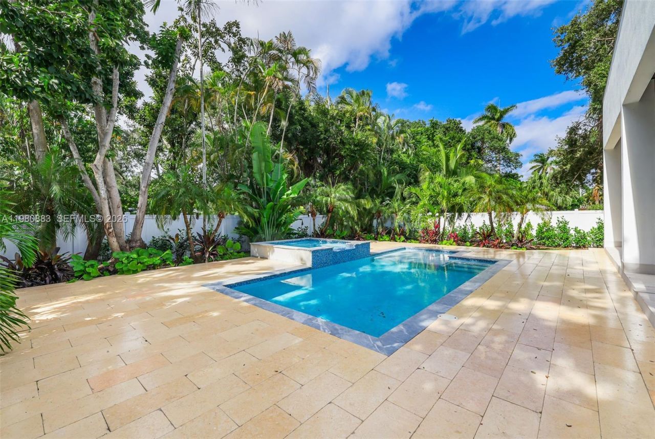 11780 NE 8th Ave , Biscayne Park, FL 33161 Photo