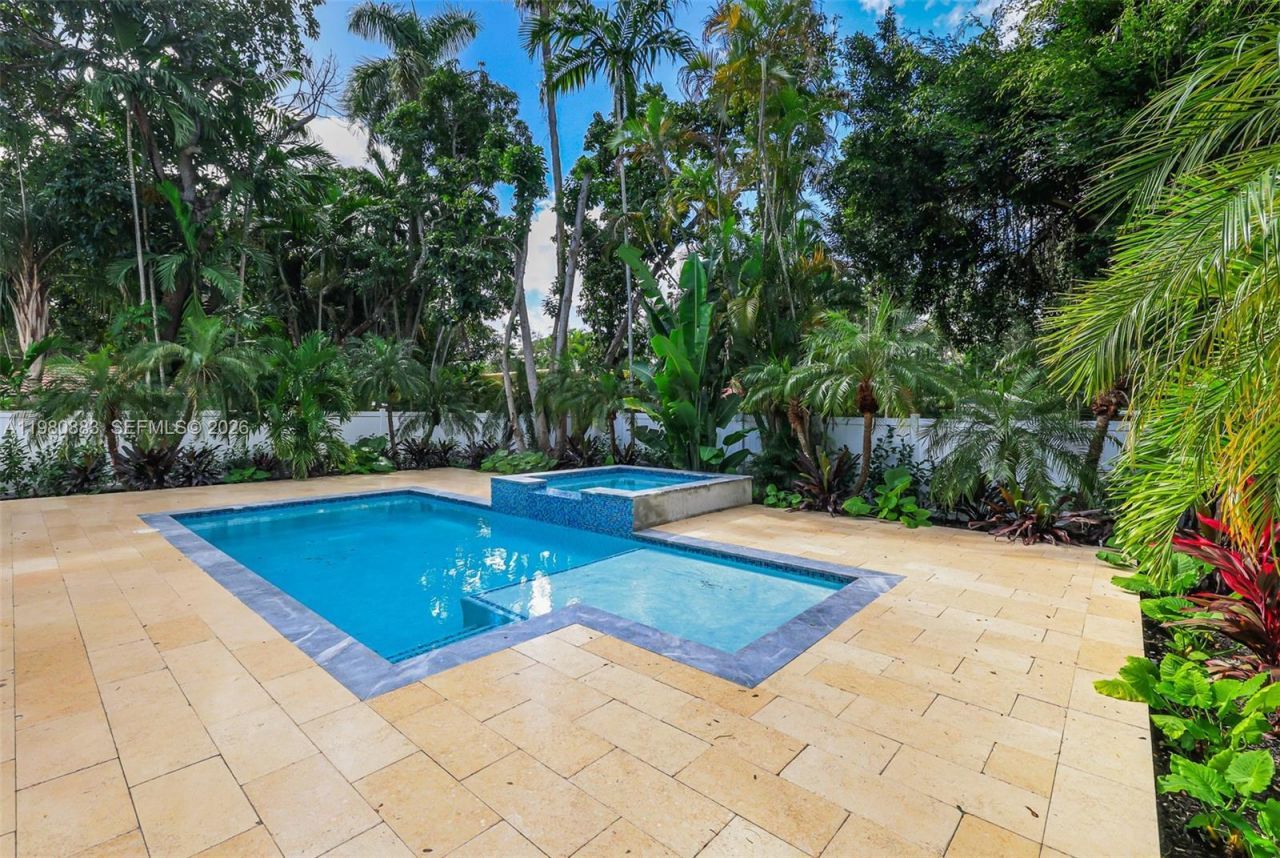 11780 NE 8th Ave, Biscayne Park, FL 33161 Photo