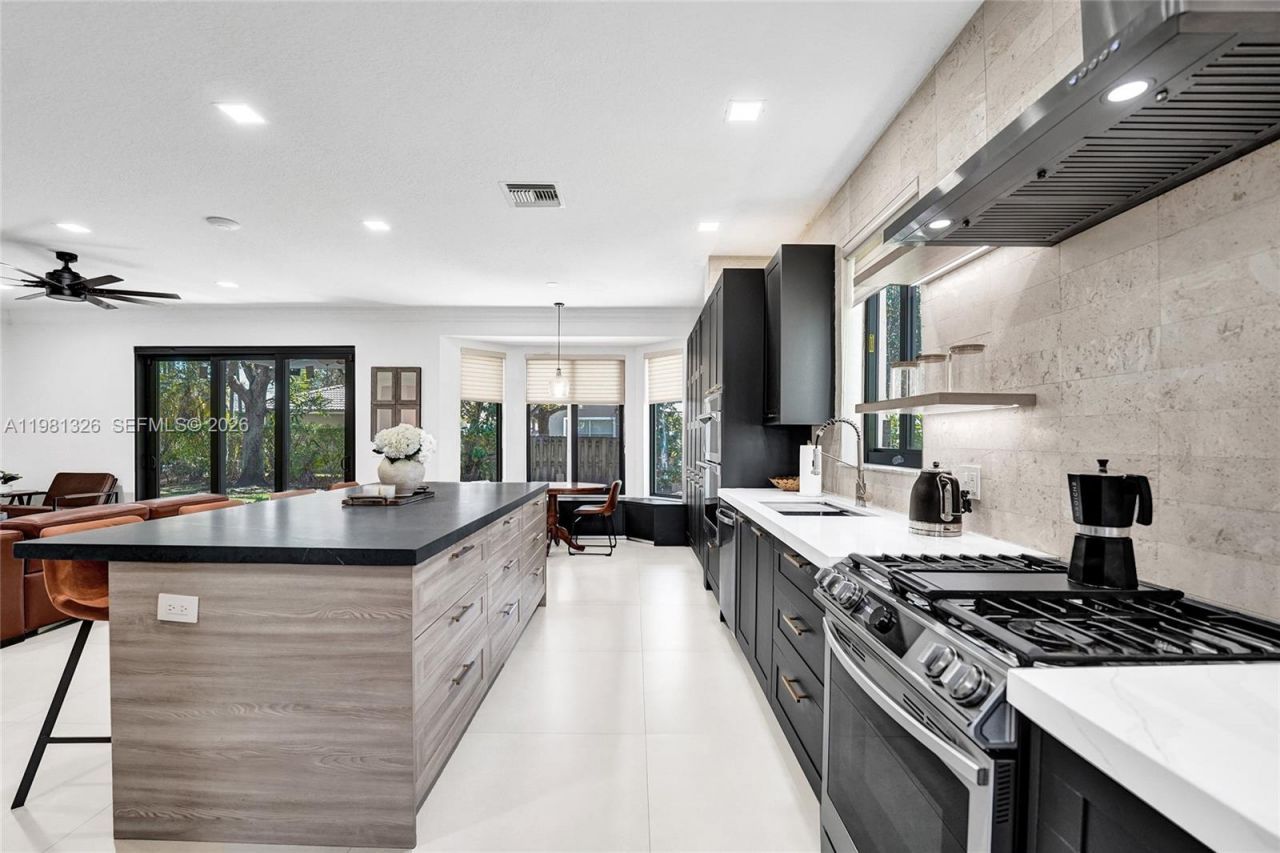 13076 NW 14th St, Pembroke Pines, FL 33028 Photo