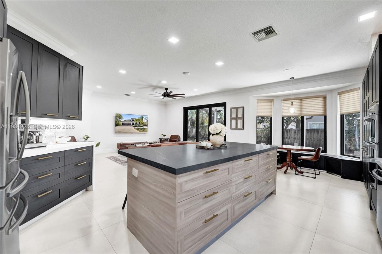 13076 NW 14th St, Pembroke Pines, FL 33028 Photo