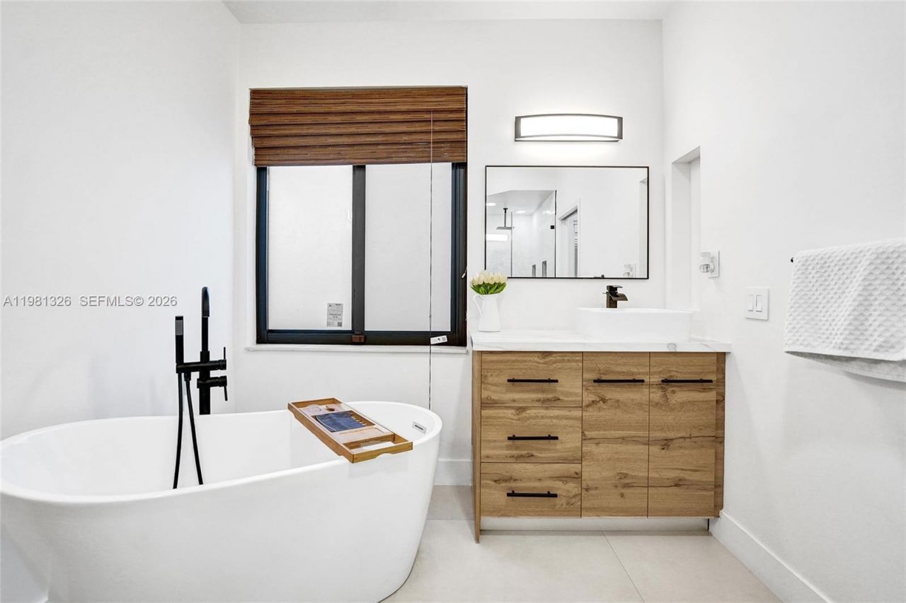 13076 NW 14th St , Pembroke Pines, FL 33028 Photo