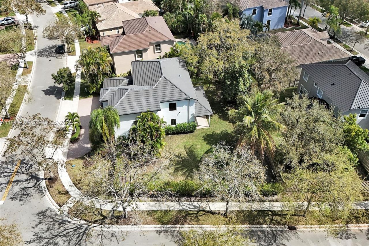 13076 NW 14th St, Pembroke Pines, FL 33028 Photo