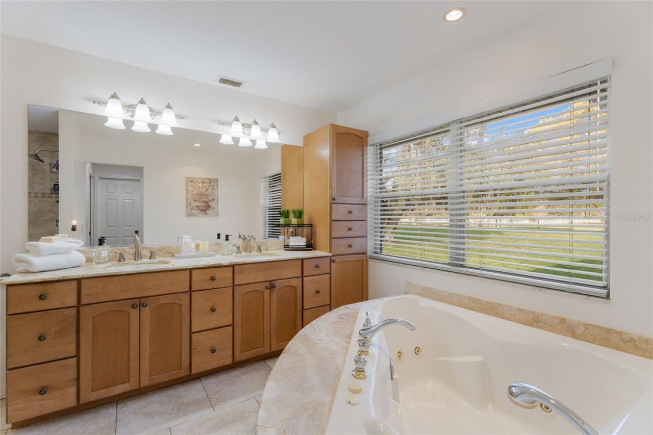 1516 Fox Creek Drive, Sarasota, FL 34240 Photo