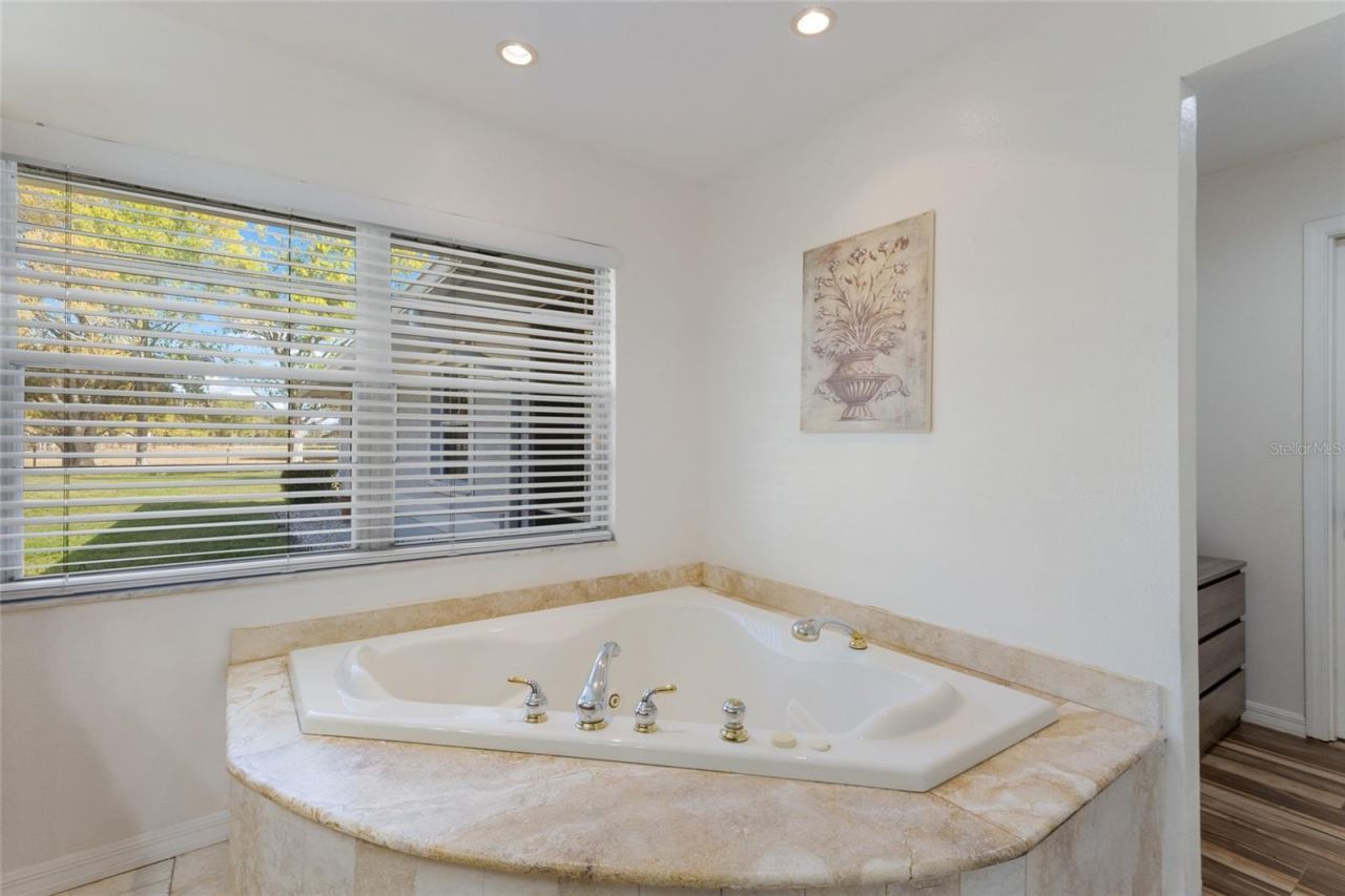1516 Fox Creek Drive, Sarasota, FL 34240 Photo