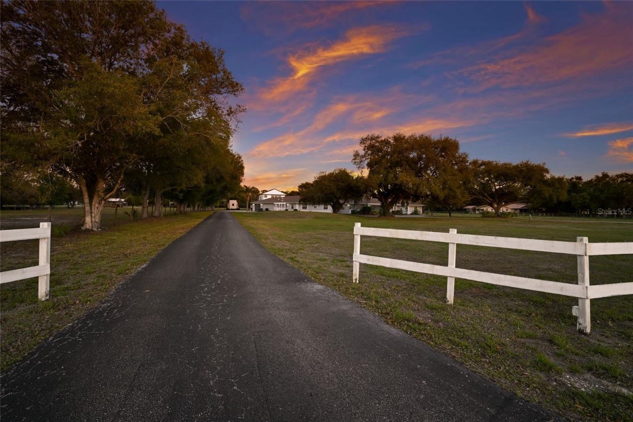 1516 Fox Creek Drive, Sarasota, FL 34240 Photo
