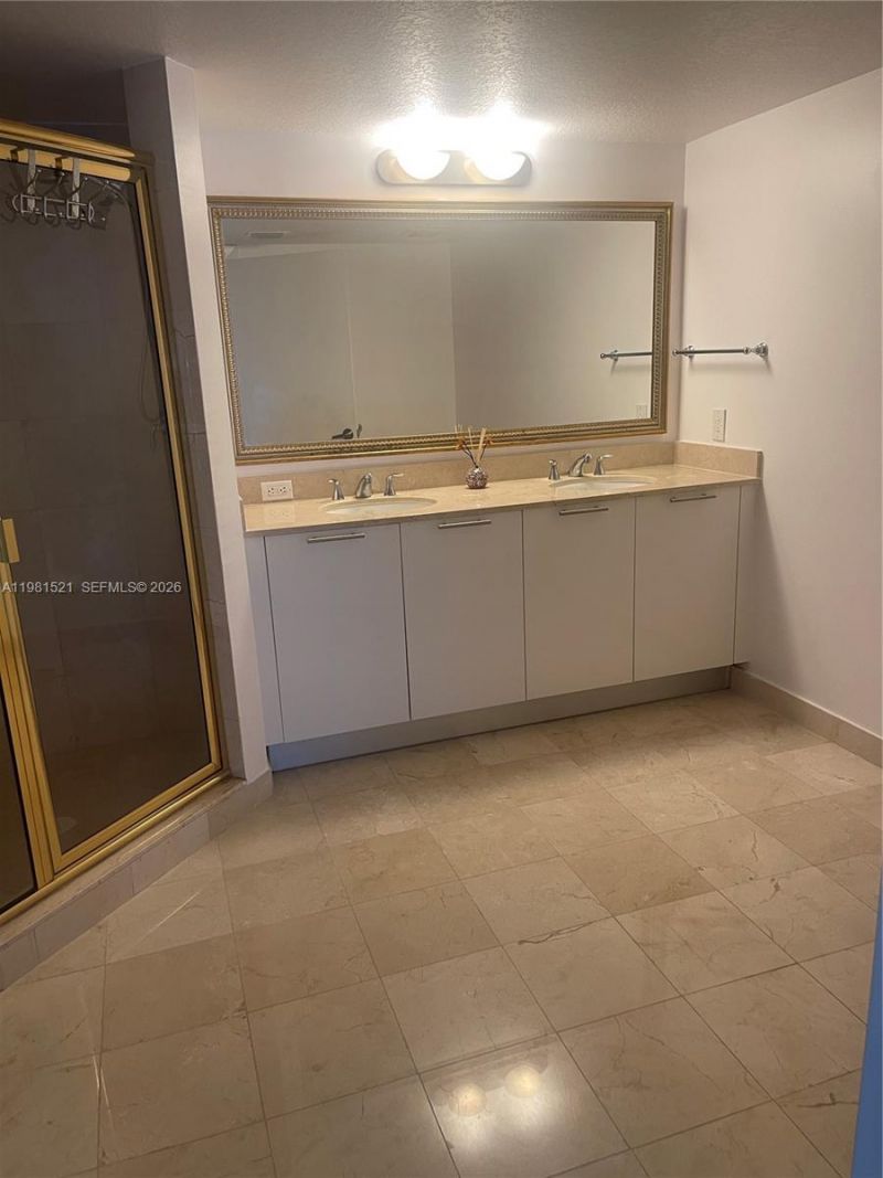 1800 N Bayshore Dr , Unit 1812, Miami, FL 33132 Photo