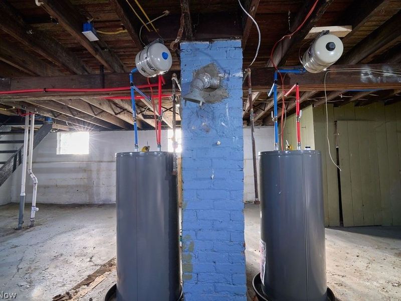 9714 Orleans Avenue, Cleveland, OH 44105 Photo 19