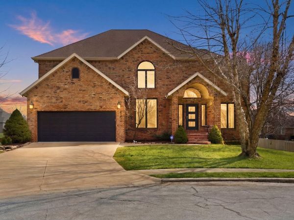 814 N Julie Court, Nixa, MO 65714