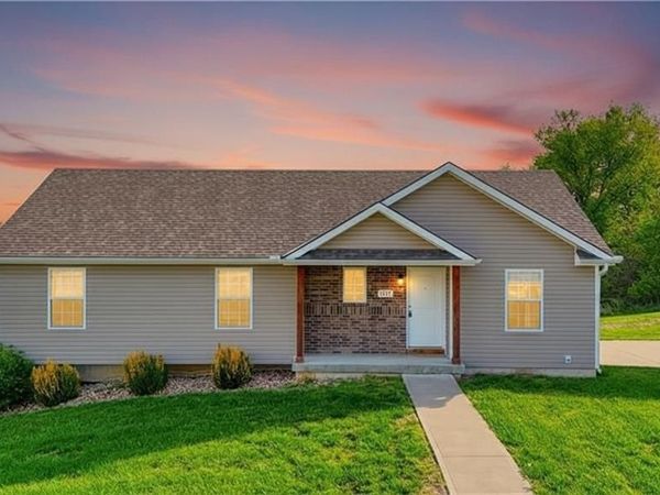 1221 Cherry Street, Warrensburg, MO 64093