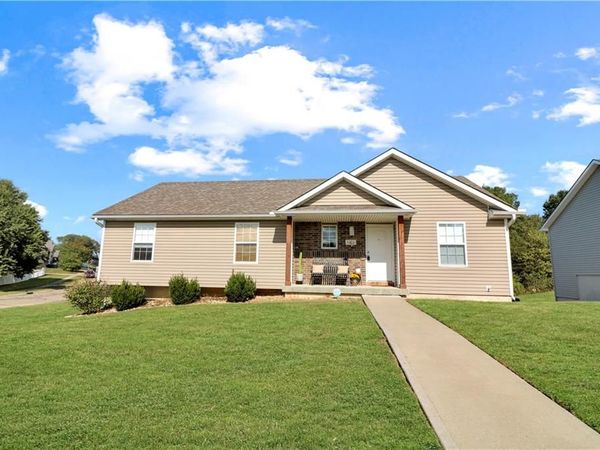 1221 Cherry Street, Warrensburg, MO 64093