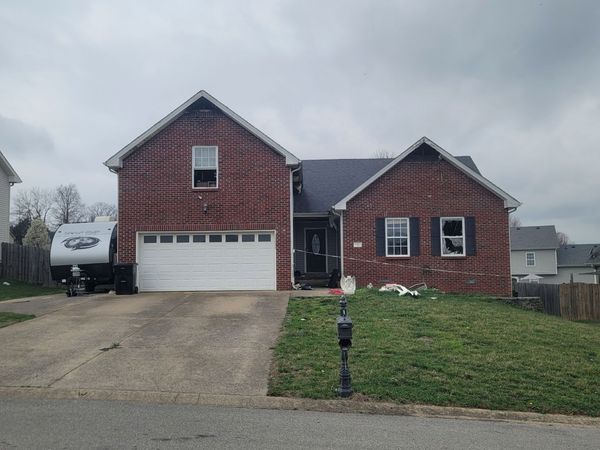 1240 Fossil Dr, Clarksville, TN 37040