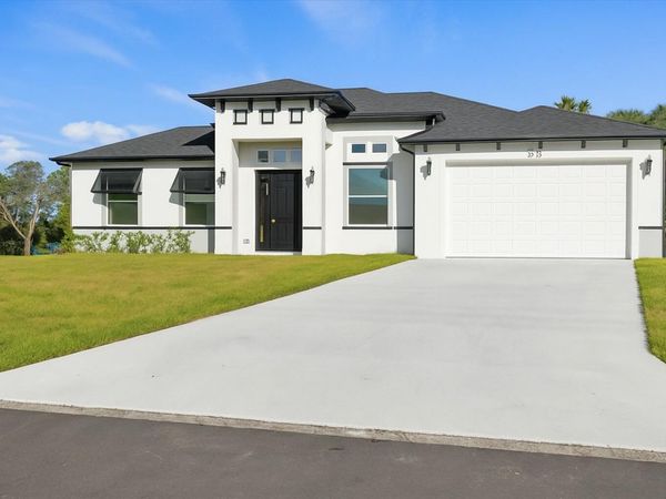 2041 SW Driftwood Street, Port St. Lucie, FL 34953