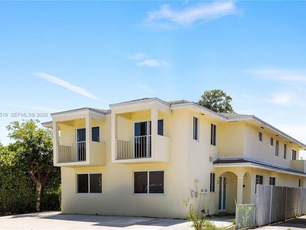 3524 NW 4th Ter , Miami, FL 33125